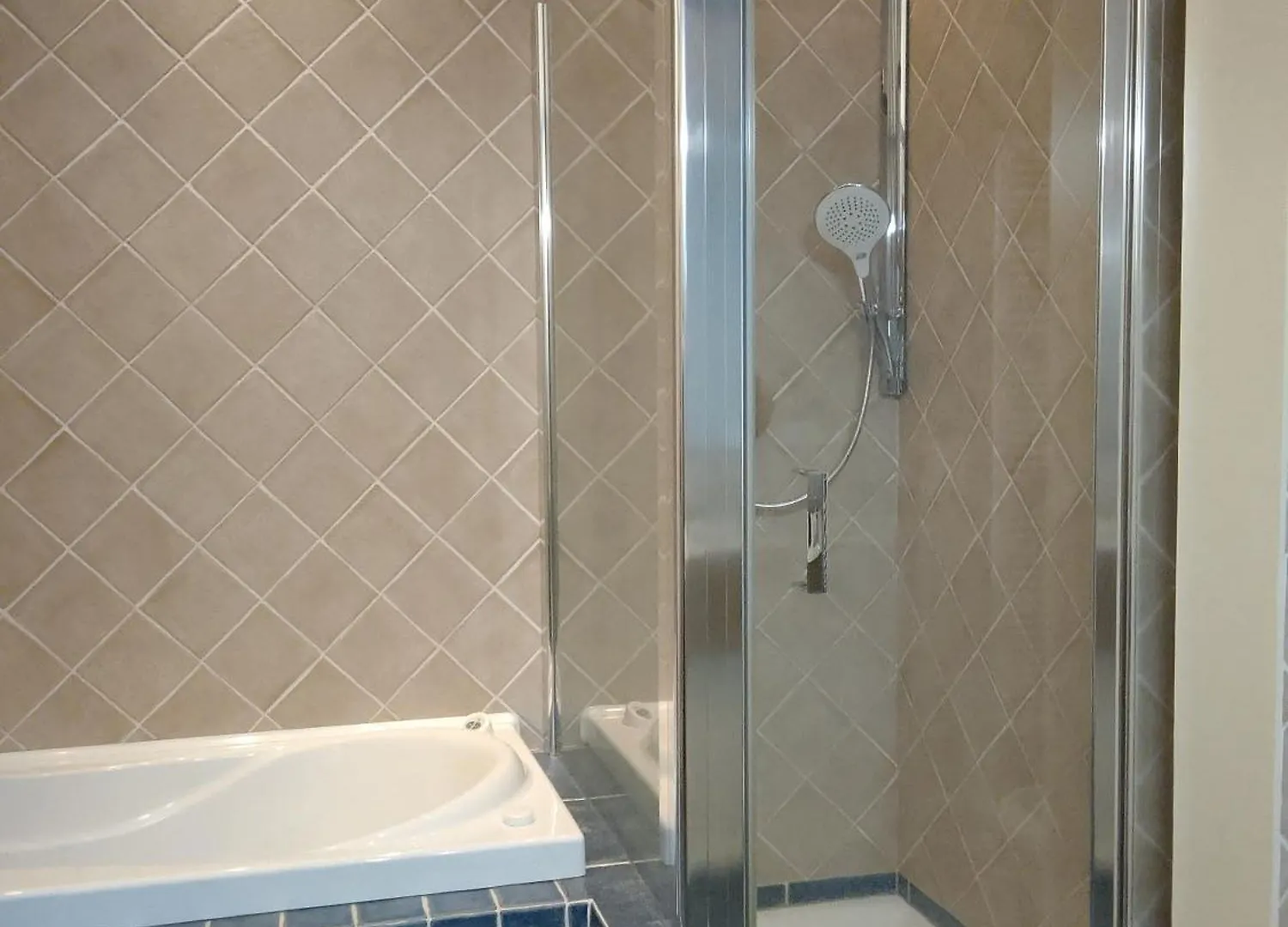 Wagner 11 Aparthotel Faença